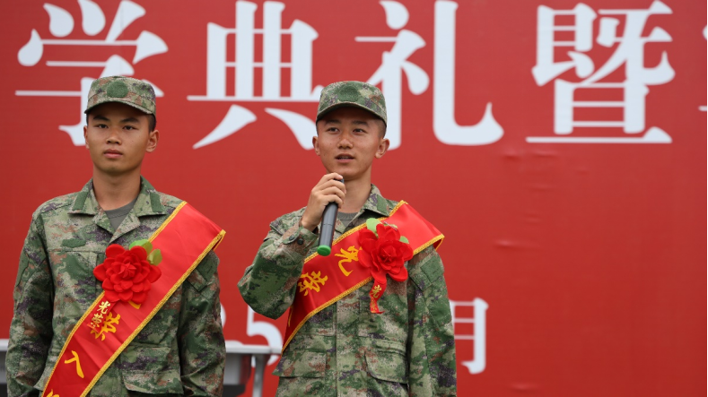 青春铸军魂，信息工程系助力学子携梦启航驻港部队